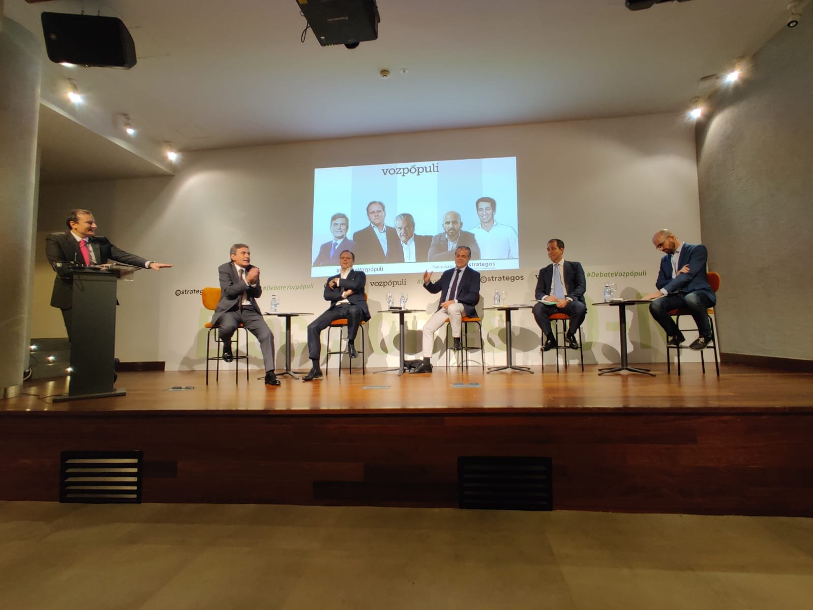 Estrategos patrocina el único debate económico de la campaña