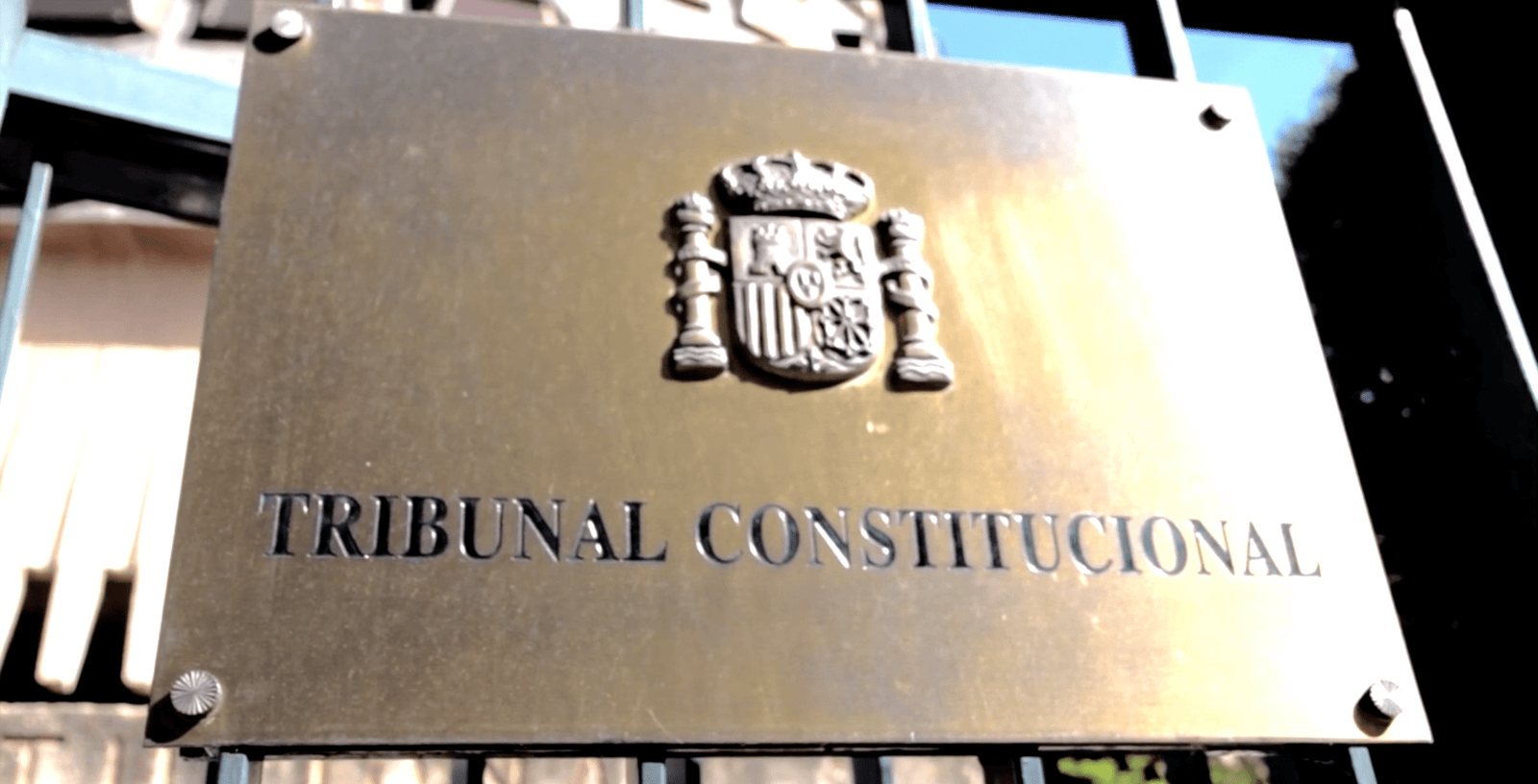 Pandemia, Constitución y estados excepcionales