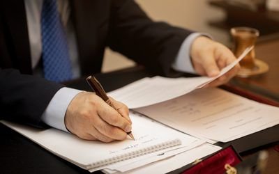 Proyecto de ley, proposición de ley y decreto-ley: las tres ventanas para tocar un texto